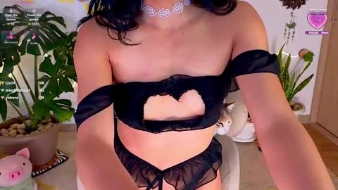 Snapshot of evelyn_chelle chatting on 8, 3, 2025 Im Eve or Chelle Next Stream 191224 online show from 8, 3, 2025