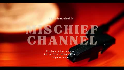 Snapshot of evelyn_chelle chatting on 9, 10, 2025 Im Eve or Chelle Next Stream 191224 online show from 9, 10, 2025