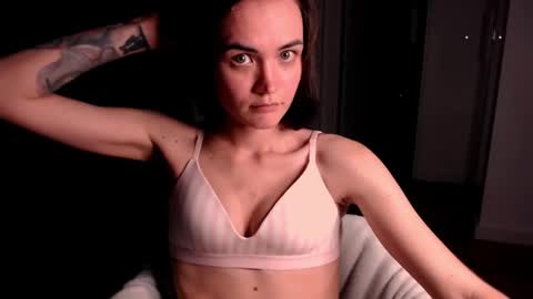 Snapshot of evelyn_gg chatting on 5, 11, 2025 Evelyn online show from 5, 11, 2025