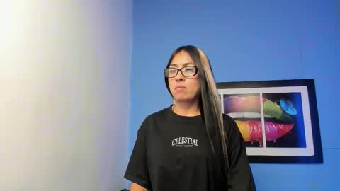 Snapshot of evelyn_lovv chatting on 12, 11, 2025 evelyn_lovv online show from 12, 11, 2025