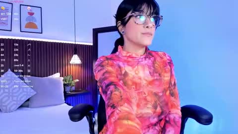 Snapshot of evelyn_samantha chatting on 9, 11, 2025 evelyn online show from 9, 11, 2025