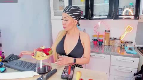 Snapshot of evelynagrey chatting on 15, 3, 2026 EvelynaGrey online show from 15, 3, 2026