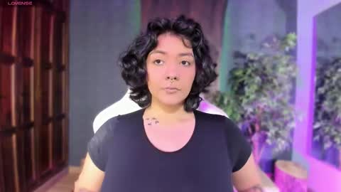 Snapshot of evelynaradia chatting on 5, 11, 2025 Evelyn online show from 5, 11, 2025