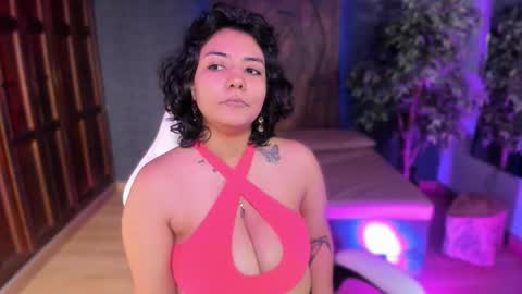 Snapshot of evelynaradia chatting on 22, 12, 2025 Evelyn online show from 22, 12, 2025