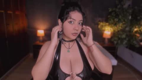  Evelyn  online show from 3, 3, 2026