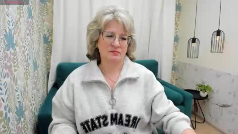 Snapshot of evelynblissful chatting on 15, 4, 2026 Evelyn online show from 15, 4, 2026