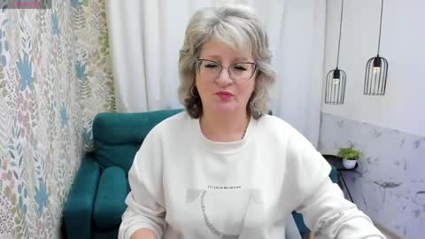 Snapshot of evelynblissful chatting on 19, 5, 2026 Evelyn online show from 19, 5, 2026