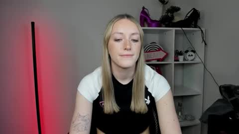evelynblond online show from 25, 3, 2026