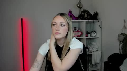 evelynblond online show from 2, 4, 2026