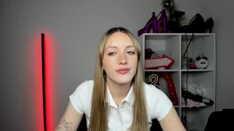 evelynblond online show from 30, 4, 2026