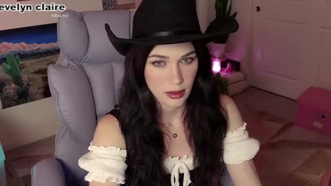 Evelyn Claire online show from 21, 3, 2026