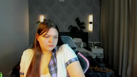 Evelyne Loo online show from 28, 4, 2026