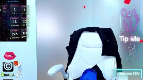 Snapshot of evelyne_rose chatting on 23, 3, 2026 evelyne_rose online show from 23, 3, 2026