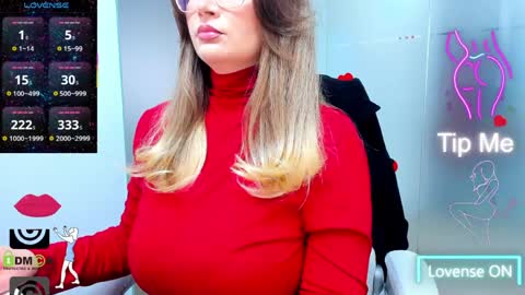 Snapshot of evelyne_rose chatting on 10, 4, 2026 evelyne_rose online show from 10, 4, 2026