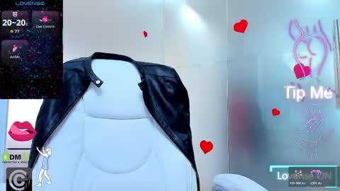 Snapshot of evelyne_rose chatting on 4, 5, 2026 evelyne_rose online show from 4, 5, 2026