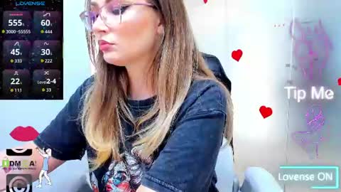Snapshot of evelyne_rose chatting on 13, 6, 2026 evelyne_rose online show from 13, 6, 2026
