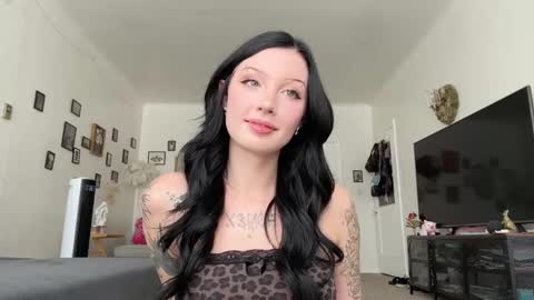 Evelyn online show from 17, 9, 2025