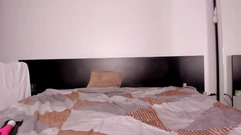 Snapshot of evelynneshawn chatting on 17, 10, 2025 Evelyne online show from 17, 10, 2025