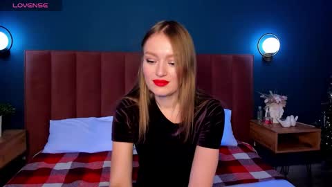 Evelyn online show from 5, 12, 2025