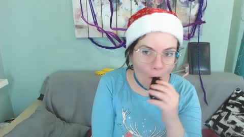 Snapshot of everly_rays chatting on 25, 12, 2024 Everly online show from 25, 12, 2024