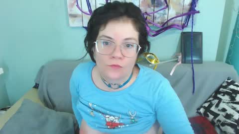 Snapshot of everly_rays chatting on 25, 12, 2024 Everly online show from 25, 12, 2024