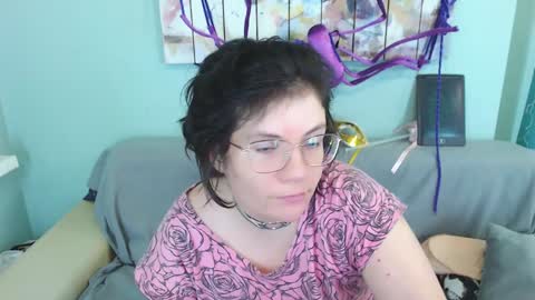 Snapshot of everly_rays chatting on 25, 12, 2024 Everly online show from 25, 12, 2024