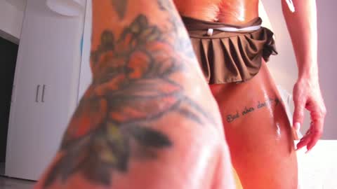 Snapshot of eves_bodyxxx chatting on 31, 1, 2025 Sensation Body online show from 31, 1, 2025