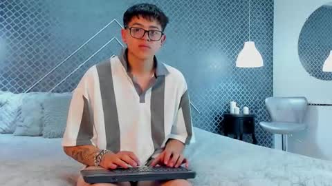 Snapshot of evie_demn chatting on 14, 12, 2025 Evie Denm online show from 14, 12, 2025