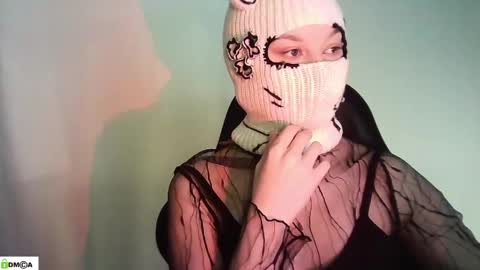 Renesme White Im here from Monday to Friday online show from 2, 5, 2026
