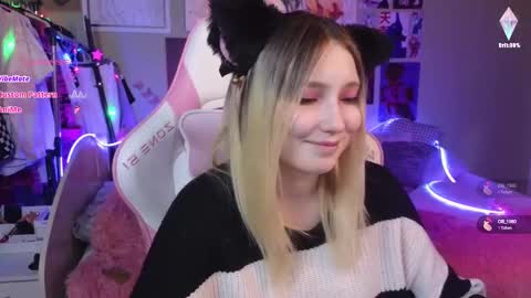 Snapshot of evie_rosen chatting on 12, 12, 2024 Evie online show from 12, 12, 2024