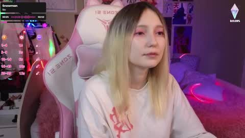 Snapshot of evie_rosen chatting on 15, 12, 2024 Evie online show from 15, 12, 2024