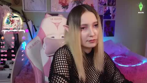 Snapshot of evie_rosen chatting on 19, 12, 2024 Evie online show from 19, 12, 2024