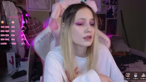 Snapshot of evie_rosen chatting on 10, 1, 2025 Evie online show from 10, 1, 2025