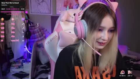 Snapshot of evie_rosen chatting on 4, 2, 2025 Evie online show from 4, 2, 2025