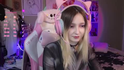 Snapshot of evie_rosen chatting on 6, 2, 2025 Evie online show from 6, 2, 2025