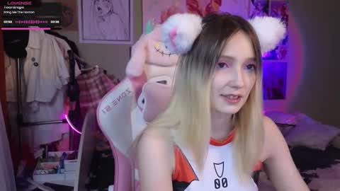 Snapshot of evie_rosen chatting on 12, 2, 2025 Evie online show from 12, 2, 2025