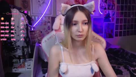 Snapshot of evie_rosen chatting on 1, 3, 2025 Evie online show from 1, 3, 2025