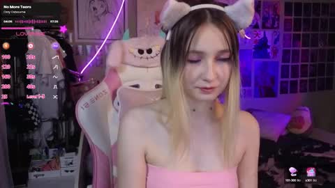 Snapshot of evie_rosen chatting on 6, 3, 2025 Evie online show from 6, 3, 2025