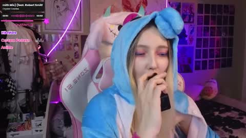 Snapshot of evie_rosen chatting on 7, 3, 2025 Evie online show from 7, 3, 2025