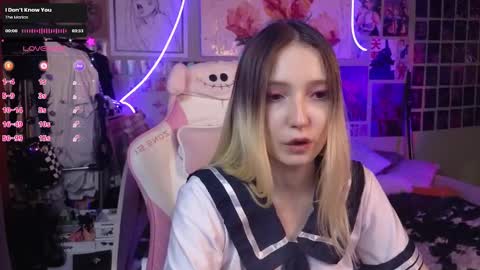 Snapshot of evie_rosen chatting on 12, 3, 2025 Evie online show from 12, 3, 2025