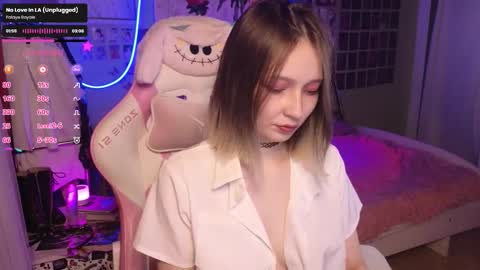 Snapshot of evie_rosen chatting on 17, 10, 2025 Evie online show from 17, 10, 2025