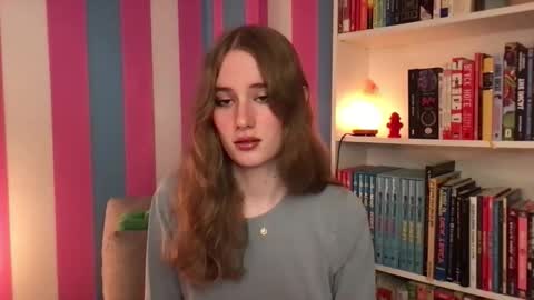 Snapshot of eviecam chatting on 22, 10, 2025 Evie3 online show from 22, 10, 2025