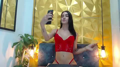 Snapshot of evil_annie chatting on 9, 1, 2025 Annie online show from 9, 1, 2025