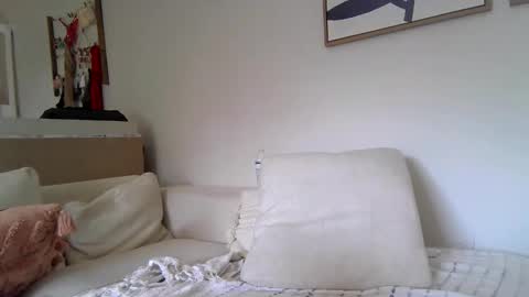 Badblondebunny online show from 2, 12, 2025