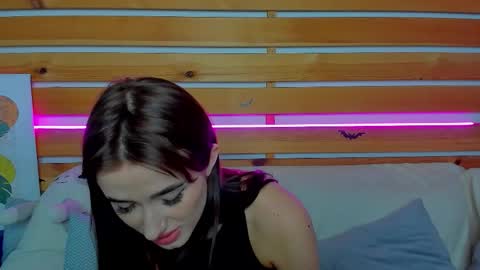 Snapshot of evisdailyy chatting on 19, 12, 2025 Evis online show from 19, 12, 2025