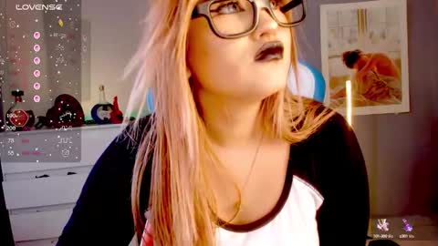 evva_foxxy online show from 19, 9, 2025