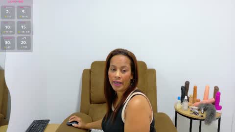 evvaa_moon online show from 10, 6, 2026