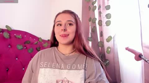 Snapshot of evy_orange1 chatting on 1, 12, 2024 EVY online show from 1, 12, 2024