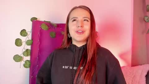 Snapshot of evy_orange1 chatting on 19, 1, 2025 EVY online show from 19, 1, 2025