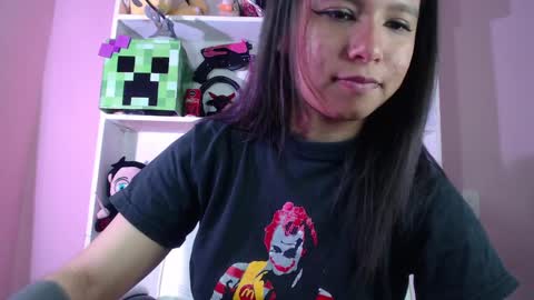 Snapshot of evybubbles_ chatting on 12, 9, 2025 Im Evy online show from 12, 9, 2025